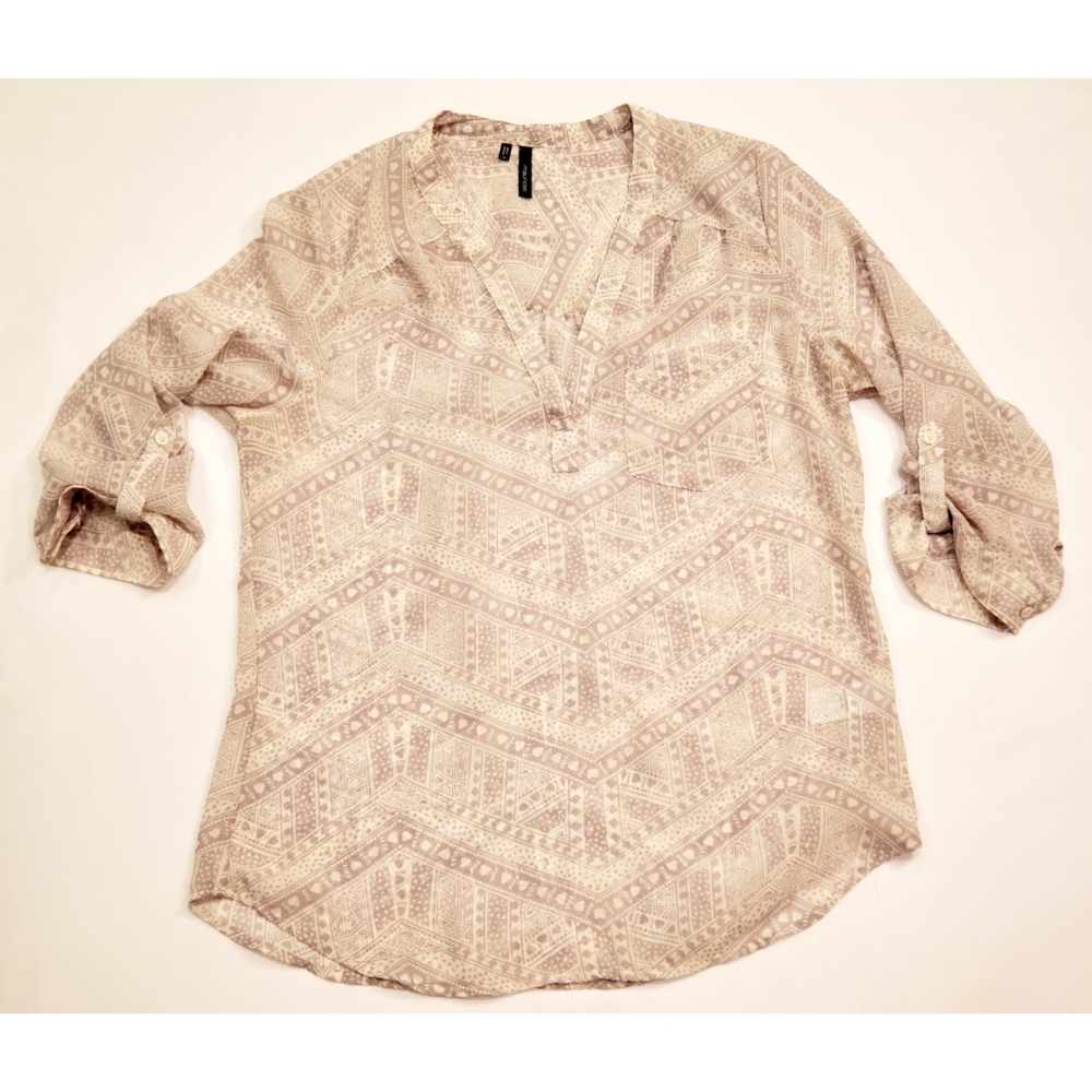Lightweight Button Sleeve Pocket Top